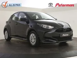 Zwart Gebruikt 2023 Toyota Yaris Hybrid Active Hatchback | € 19.899 (Goede deal)