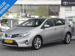 Grijs Gebruikt 2013 Toyota Auris Hybrid Executive Hatchback | € 11.950 (Eerlijke prijs)