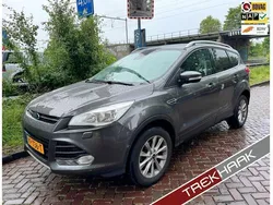 Grijs, metallic lak Gebruikt 2016 Ford Kuga Titanium SUV | € 13.995 (Eerlijke prijs)