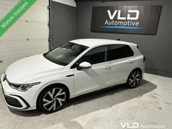 Wit Gebruikt 2020 VW Golf VIII R-line Hatchback | € 19.999 (Eerlijke prijs)