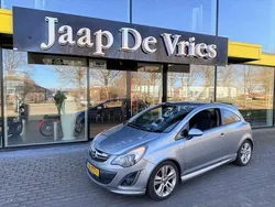 Grijs Gebruikt 2013 Opel Corsa Edition Hatchback | € 5.950 (Duur)