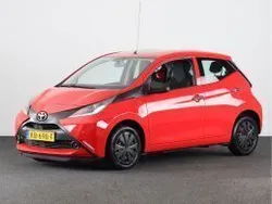 Rood metallic Gebruikt 2016 Toyota Aygo Hatchback | € 7.345 (Iets duurder)