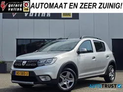 Grijs Gebruikt 2017 Dacia Sandero Lauréate Hatchback | € 12.240 (Iets duurder)