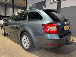 Grijs Gebruikt 2018 Skoda Octavia G-TEC Business Line Stationwagen | € 9.949