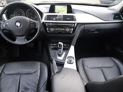 Bruin Gebruikt 2017 BMW 318 Executive Stationwagen | € 7.985 (Super prijs)