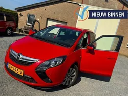 Rood Gebruikt 2015 Opel Zafira MPV | € 6.950