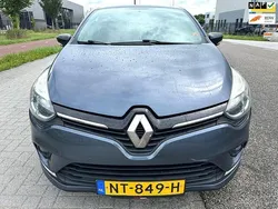 Grijs, metallic lak Gebruikt 2016 Renault Clio IV Dynamique Hatchback | € 6.899 (Eerlijke prijs)