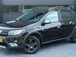 Zwart Gebruikt 2017 Dacia Sandero Stepway Ambiance Hatchback | € 5.995 (Eerlijke prijs)