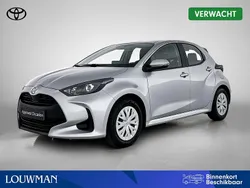 Zilver Gebruikt 2024 Toyota Yaris Hybrid Limited Hatchback | € 23.450 (Eerlijke prijs)