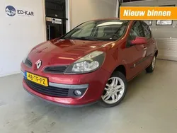 Rood, metallic lak Gebruikt 2006 Renault Clio R.S. R.S. Hatchback | € 2.295 (Eerlijke prijs)