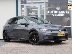Grijs Gebruikt 2022 VW Golf VIII Life Hatchback | € 21.990 (Eerlijke prijs)