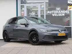 Grijs Gebruikt 2022 VW Golf VIII Life Hatchback | € 21.990 (Eerlijke prijs)