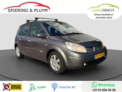 Grijs, metallic lak Gebruikt 2005 Renault Scénic II Komfort MPV | € 1.890 (Eerlijke prijs)