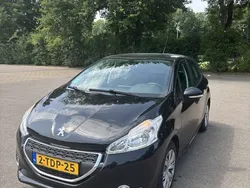 Zwart Gebruikt 2014 Peugeot 208 Envy Hatchback | € 6.500 (Eerlijke prijs)