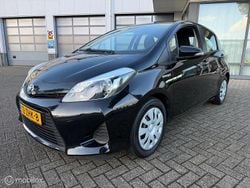 Zwart Gebruikt 2013 Toyota Yaris Hatchback | € 10.490 (Eerlijke prijs)