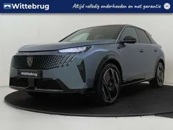 Blauw, metallic lak Gebruikt 2024 Peugeot e-3008 GTi SUV | € 37.925 (Super prijs)