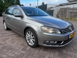 Bruin Gebruikt 2012 VW Passat Highline Sedan | € 6.950 (Eerlijke prijs)