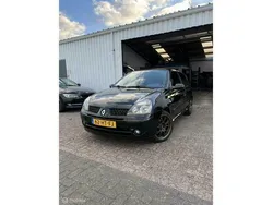 Zwart Gebruikt 2001 Renault Clio II Expression Hatchback | € 1.299