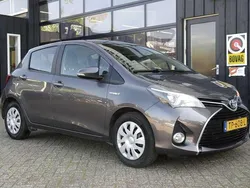 Grijs Gebruikt 2016 Toyota Yaris Trend Hatchback | € 11.999 (Goede deal)