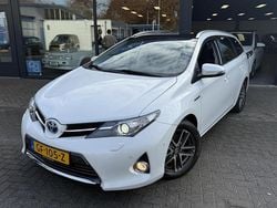 Wit Gebruikt 2015 Toyota Auris Touring Sports Stationwagen | € 13.950 (Eerlijke prijs)