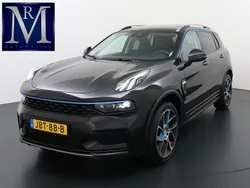 Zwart, metallic lak Gebruikt 2022 Lynk & Co 01 SUV | € 22.899 (Eerlijke prijs)