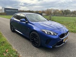 Blauw (metallic) Gebruikt 2024 BMW 120 Efficient Dynamics Hatchback | € 37.950