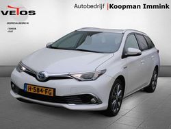 Wit Gebruikt 2016 Toyota Auris Touring Sports Executive Stationwagen | € 11.950 (Goede deal)