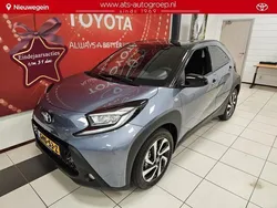 Grijs Gebruikt 2024 Toyota Aygo Pulse Hatchback | € 21.750 (Iets duurder)