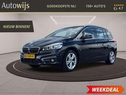 Zwart, metallic lak Gebruikt 2016 BMW 220 Gran Tourer Luxury Line MPV | € 10.895 (Eerlijke prijs)