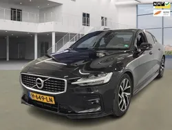 Zwart, metallic lak Gebruikt 2020 Volvo S60 R-Design Sedan | € 23.499 (Super prijs)