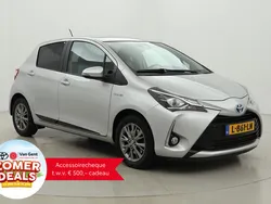 Grijs Gebruikt 2017 Toyota Yaris Hybrid Design Hatchback | € 14.999 (Eerlijke prijs)