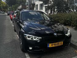 Zwart Gebruikt 2016 BMW 330 iPerformance Sedan | € 17.500 (Eerlijke prijs)