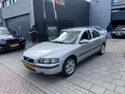 Grijs, metallic lak Gebruikt 2001 Volvo S60 Sedan | € 1.999 (Eerlijke prijs)