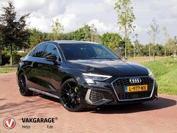 Zwart Gebruikt 2021 Audi A3 Basis Sedan | € 26.490
