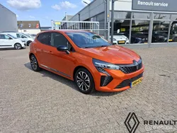 Oranje Gebruikt 2024 Renault Clio V Techno Hatchback | € 20.995 (Eerlijke prijs)