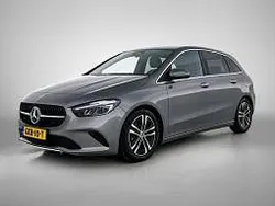 Grijs metallic Gebruikt 2024 Mercedes 180 Luxury Sedan | € 36.945