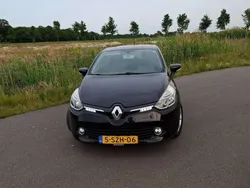 Zwart Gebruikt 2014 Renault Clio IV Expression Hatchback | € 7.500 (Eerlijke prijs)