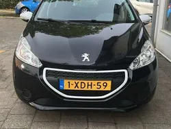 Gebruikt 2014 Peugeot 208 Active Hatchback | € 3.900 (Super prijs)