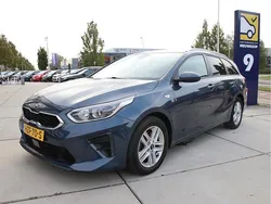 Blauw, metallic lak Gebruikt 2021 Kia Ceed Sportswagon Stationwagen | € 17.949 (Eerlijke prijs)