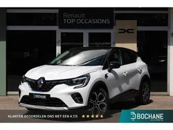 Twotone blanc nacré (qnc) & noir étoilé (gne) Gebruikt 2023 Renault Captur Techno SUV | € 25.700 (Eerlijke prijs)