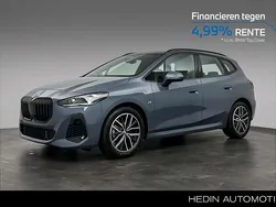 Blauw Gebruikt 2025 BMW 218 Comfort Edition Stationwagen | € 44.880