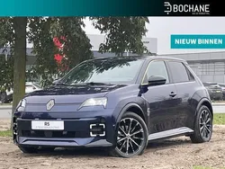Twotone bleu nocturne / noir Gebruikt 2024 Renault R5 Iconic Hatchback | € 31.400 (Iets duurder)