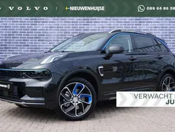 Zwart, metallic lak Gebruikt 2022 Lynk & Co 01 SUV | € 26.899 (Eerlijke prijs)