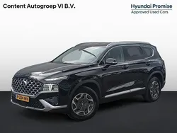 Abyss black (zwart metallic) Gebruikt 2022 Hyundai Santa Fe Comfort SUV | € 38.440 (Eerlijke prijs)