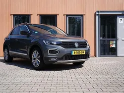 Grijs Gebruikt 2019 VW T-Roc Sport SUV | € 24.450 (Goede deal)