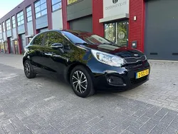 Zwart, metallic lak Gebruikt 2014 Kia Rio Plus Hatchback | € 4.450 (Super prijs)