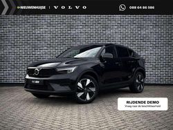 Zwart, metallic lak Gebruikt 2022 Volvo EC40 Plus SUV | € 41.899 (Eerlijke prijs)