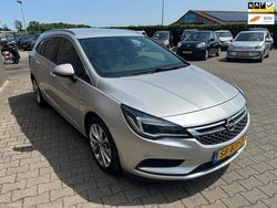 Grijs Gebruikt 2018 Opel Astra Business Stationwagen | € 5.450 (Eerlijke prijs)