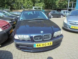 Blauw Gebruikt 2001 BMW 318 Executive Stationwagen | € 1.250 (Eerlijke prijs)
