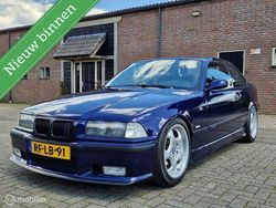 Blauw Gebruikt 1997 BMW 318 M Sport Coupé | € 14.950